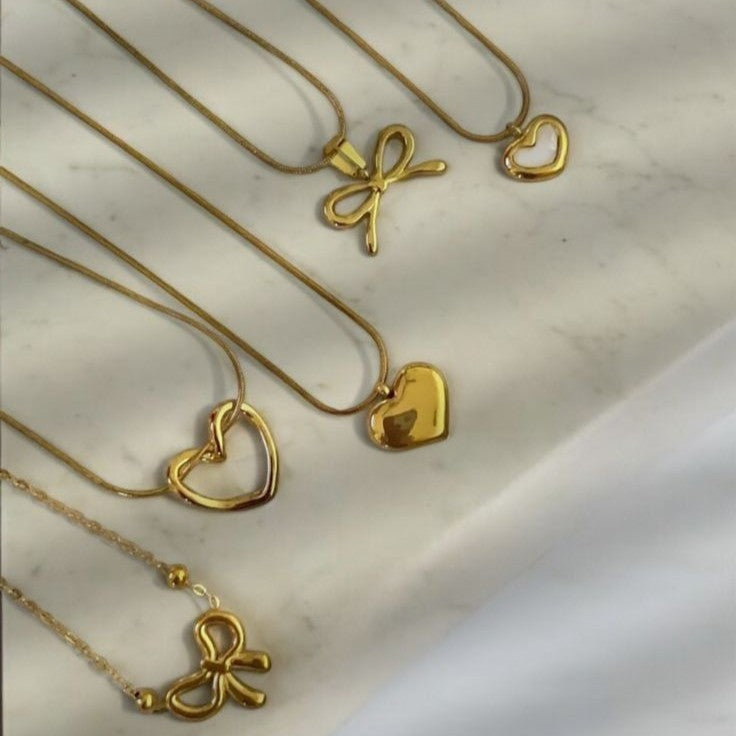 Necklaces & Pendants